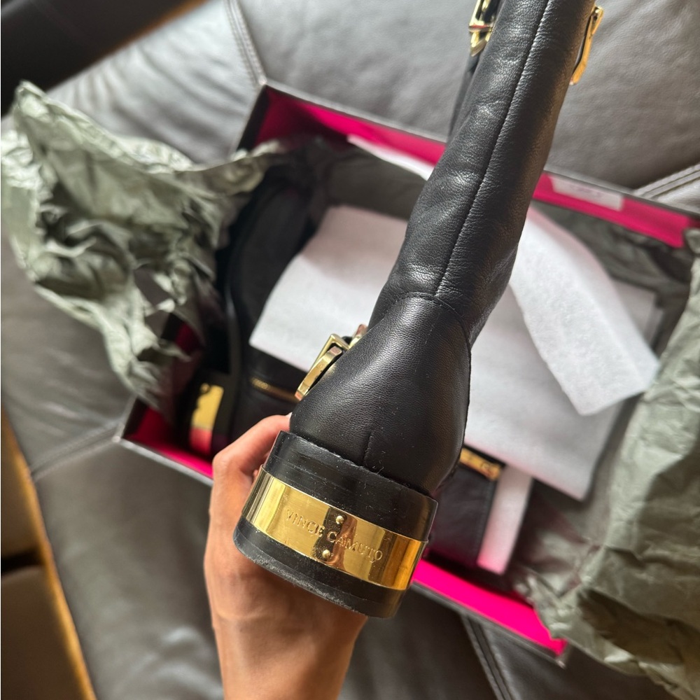 Vince Camuto Winchell Bootie - Picture 6 of 12